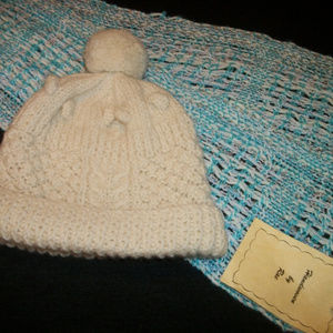 VINTAGE WOOLY HAT & HANDLOOMED SCARF BUNDLE